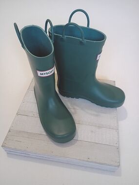Kids My Soft Size 2 Waterproof Green Rain Boots with Easy Pull Handles